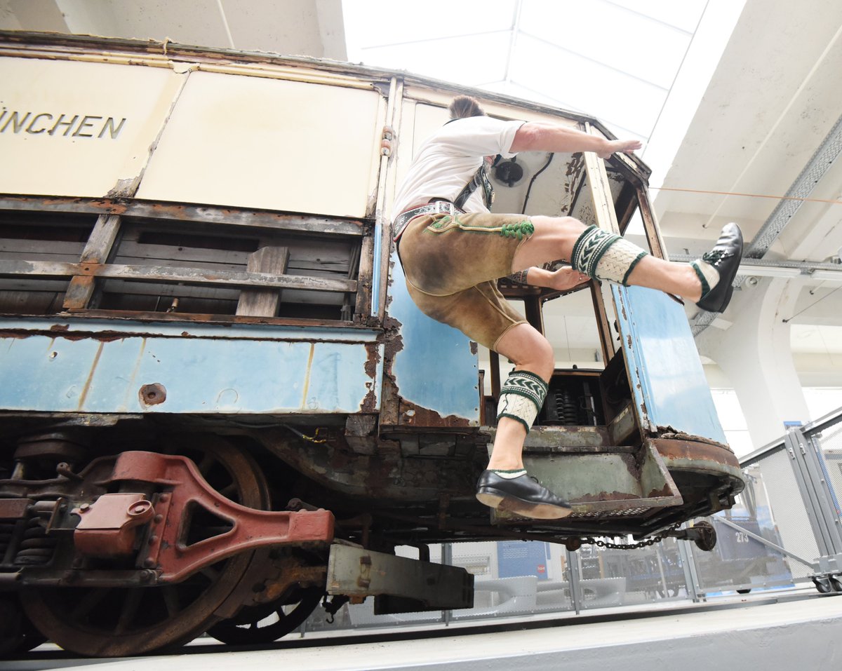 CA_rotwang's tweet photo. Heute ein Foto-Shooting im MVG-Museum gemacht. Es ist ja schon eine sehr schöne, viel zu selten genutzte Location. 

Danke für die Zusammenarbeit, dafür verzeihen wir euch auch die nächste Verspätung! https://t.co/pT9VvLVgco