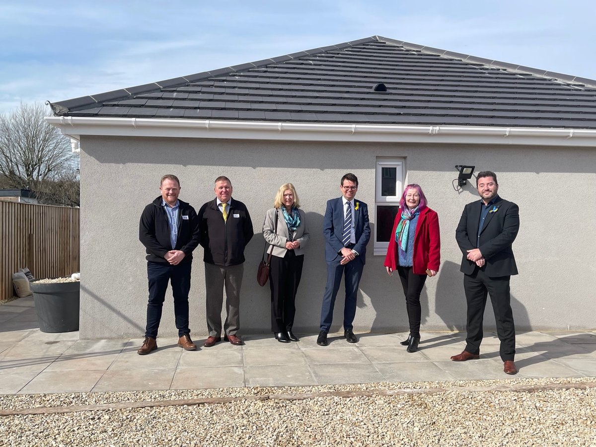 BridgendCBC's tweet photo. We've been working in partnership with @Linc_Cymru to construct two bungalows in #Wildmill offering accessible living for people with disabilities, and fitted with solar panels and energy storage batteries, making them green and energy efficient homes: https://t.co/7VPAIugGtT https://t.co/AlEAvzmOIW