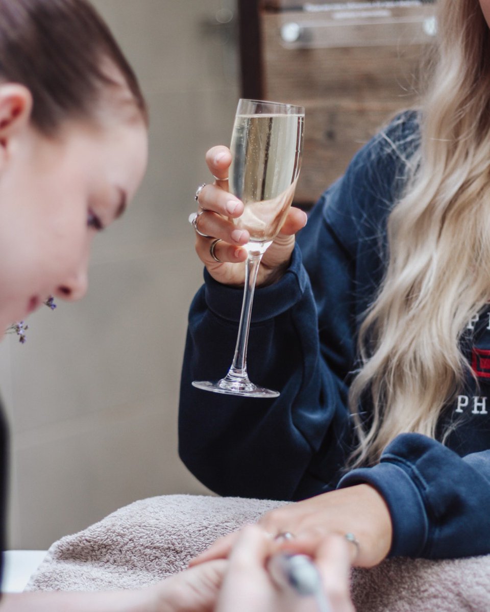 Enjoy your treatment that little bit more; drinks will be available to order during your nail treatment so you can sit back, relax and enjoy a glass or fizz🍾

Save 20% on all nail treatments book for April and May! *Online Bookings only*

Book now: thepigs.org.uk/pigspa/treatme…