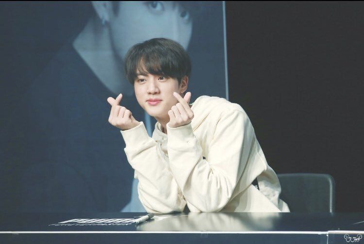SeokjinStanner's tweet photo. #JINJIN #jin #KimSeokjin #SEOKJIN #BTSJIN #BTS https://t.co/Z7Z0UpwcOQ