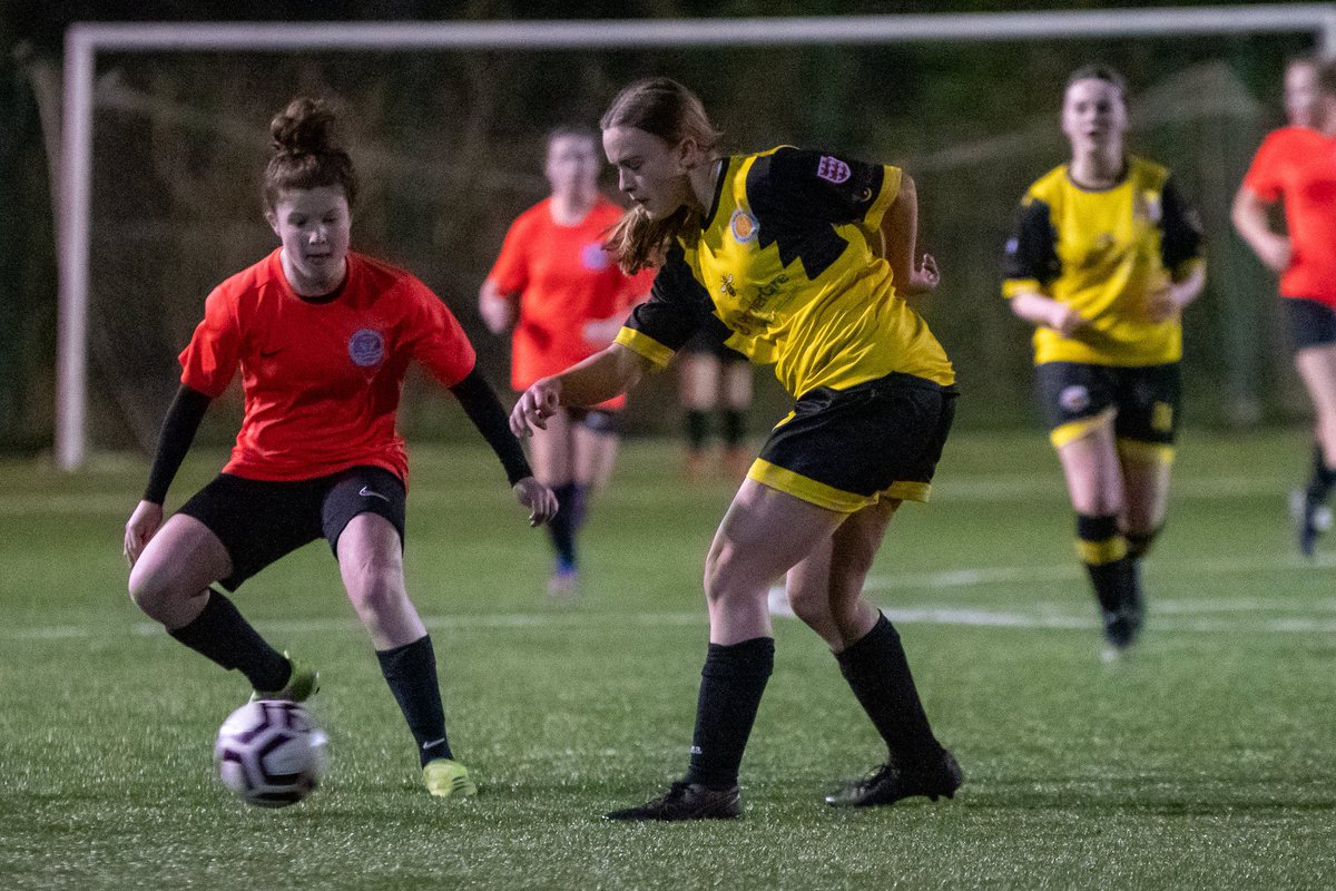 GMCSchoolsFA's tweet photo. A great result for our U14s girls side who continued their winning run against @MCSFA2. The game was highly competitive and both counties played some excellent football on the night! Well done Girls! 🐝 #GMCSFA #GreaterManchester #SchoolFootball https://t.co/tfx6vwxNVR