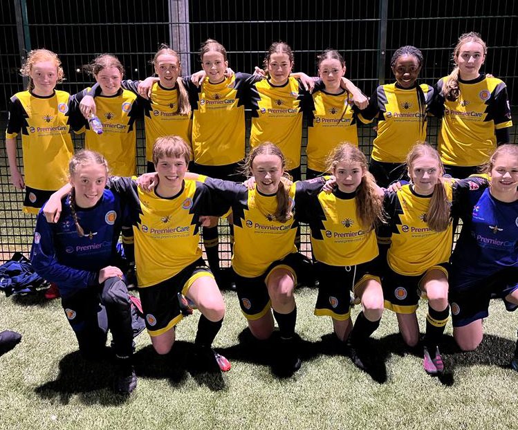 GMCSchoolsFA's tweet photo. A great result for our U14s girls side who continued their winning run against @MCSFA2. The game was highly competitive and both counties played some excellent football on the night! Well done Girls! 🐝 #GMCSFA #GreaterManchester #SchoolFootball https://t.co/tfx6vwxNVR