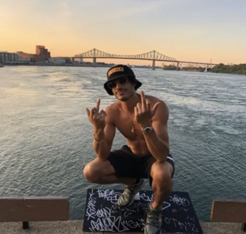 cherche / recherche rpdm 
Bonsoir je suis vraiment pas nouveau mais aujourd’hui j’ai décidé de relancer mes dm à nouveau et rencontrer des nouvelles personnes , je recherche également plein de liens  donc ceux qui est intéressé 

🖤 pour un follow/dm
 ↺ pour de la visibilité