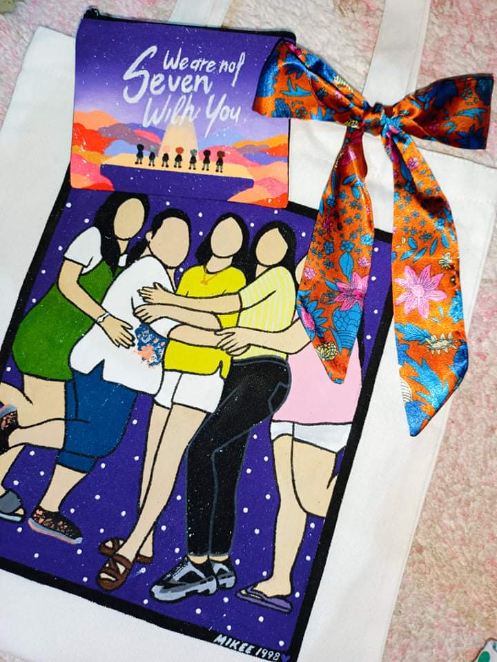 032022
I will treasured it forever! ✨💜
Please support local artist. 😍

🧡Custom-Order Hand Painted Tote Bag🧡
🖌 100% Thick canvas cloth
🖌 Eco-friendly and versatile
🖌 Budget friendly - High quality

#customizedtotebag
#totebagsph
#handpaintedtotebag
#blacktotebag
#Pinta