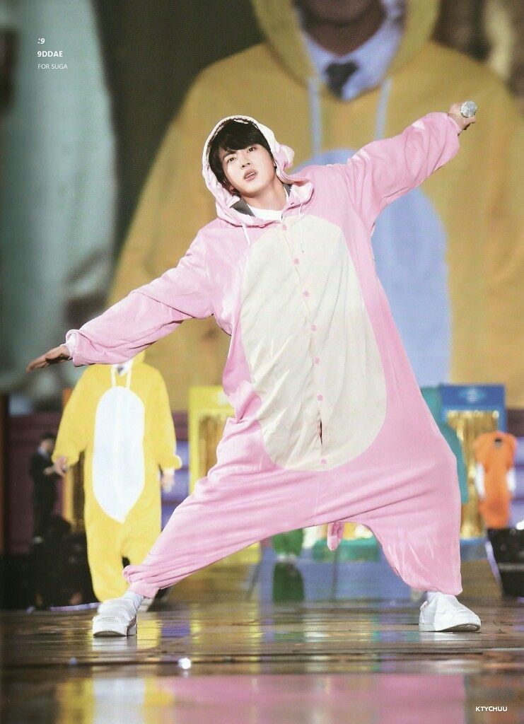 SeokjinStanner's tweet photo. #JINJIN #jin #KimSeokjin #SEOKJIN #BTSJIN #BTS https://t.co/STRIMBsr01