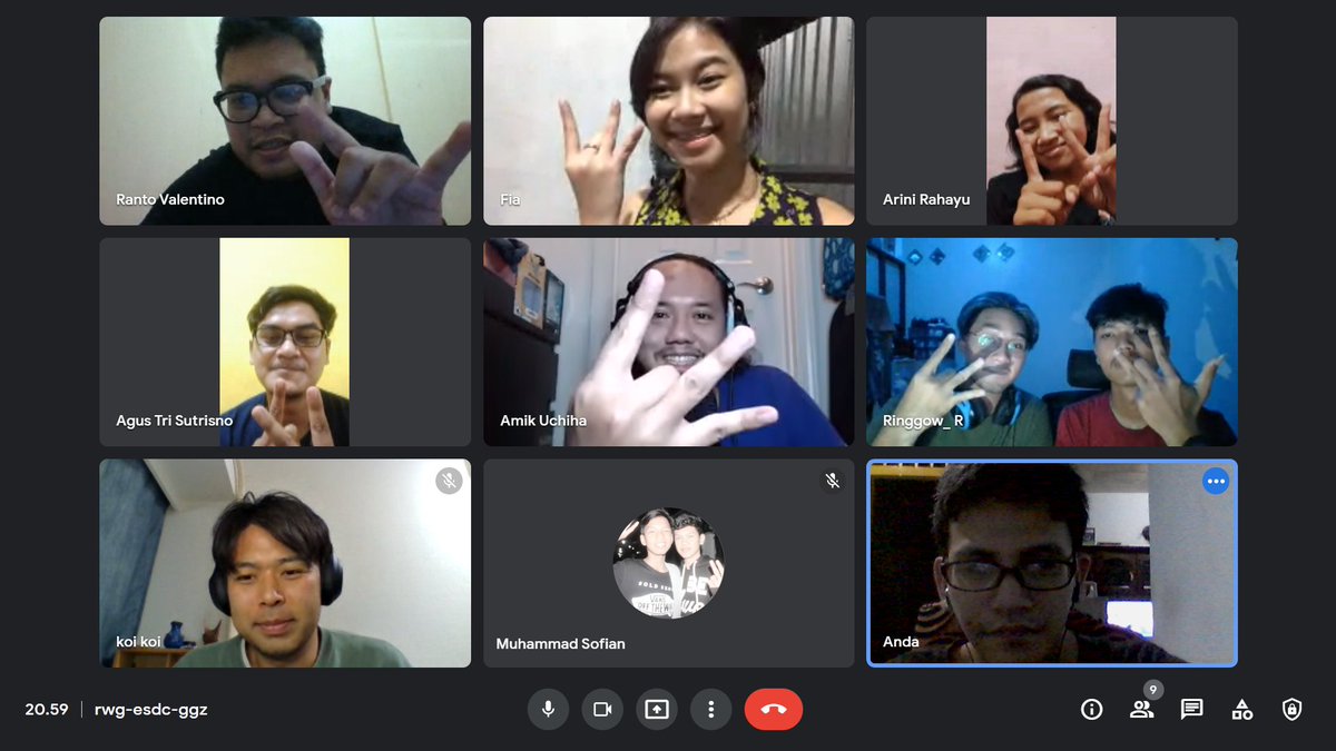 Atmosfia_INA's tweet photo. Hari ini kami mengadakan online gathering bersama @fiachuuu untuk merayakan ulang tahunnya yang ke-21! Semoga momen ini dapat menjadi penyambung silaturahmi kita semua! Terima kasih juga Fia &amp; teman-teman sudah menyampaikan kesan &amp; pesannya, sampai berjumpa lagi!

#FID21BIRTHDAY https://t.co/z5Hnfs4Aoa