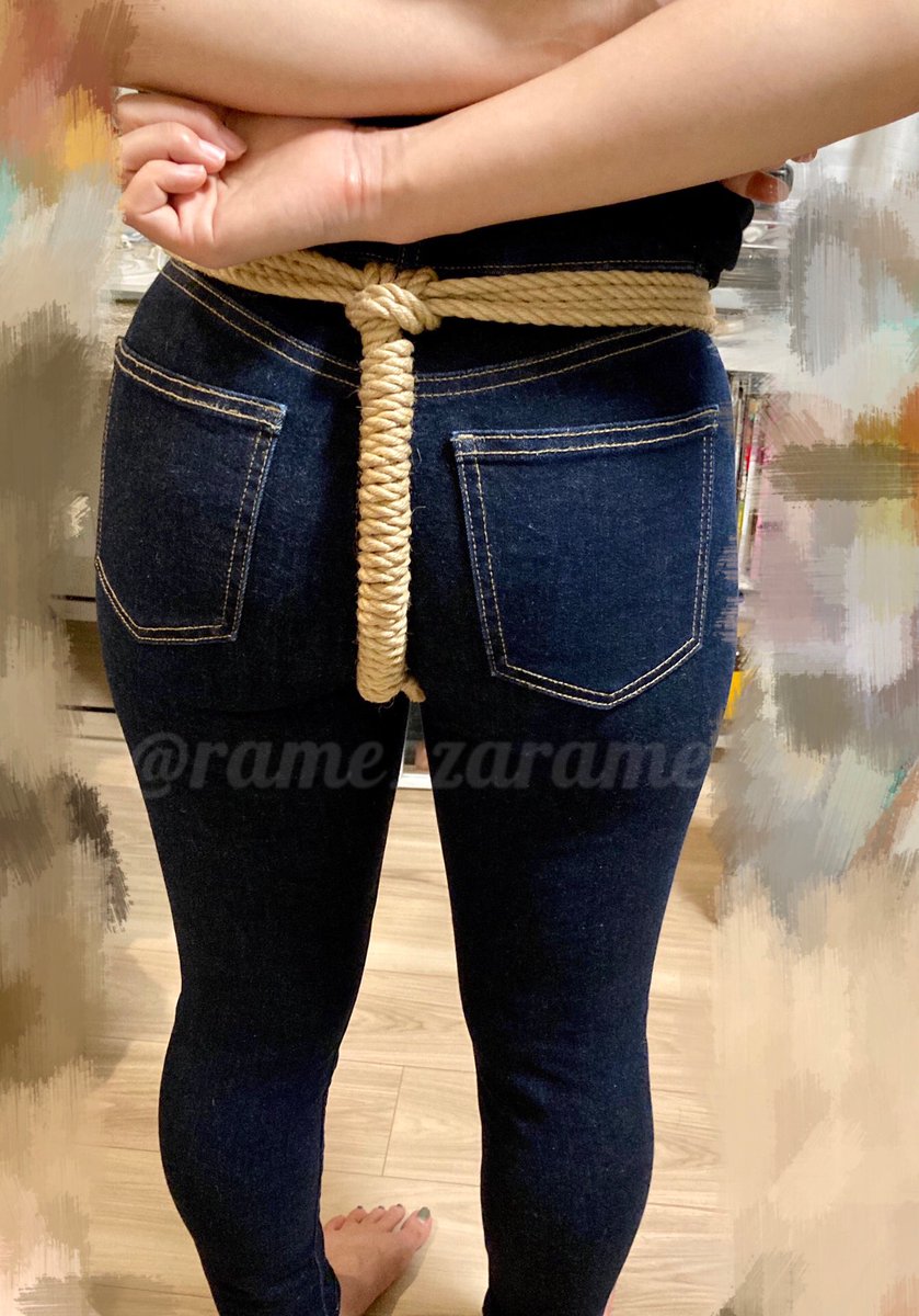 おしり縛られたんだが😭👖

#お尻フェチ
#デニム尻 
#緊縛
#着衣緊縛