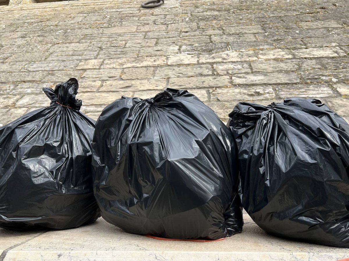 lesjem69's tweet photo. ⏱️H50

Nettoyage des berges du Rhône.
Nous mettons nos actions en cohérence avec nos valeurs.

▶️ 75 litres de déchets en 30minutes

#69H #avecvous #Macron2022 https://t.co/XXmhcoSk8o