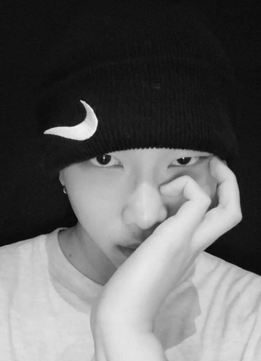 oton2013613's tweet photo. おナム🐨の1st Mixtape
公開から7周年🎉の日なんですね✨
👏👏👏👏👏👏👏♡
#7YearsOfRMixtape #7YearsWithDoYou
#RM_MixTape_7주년축하해 https://t.co/JGaViB7mH2