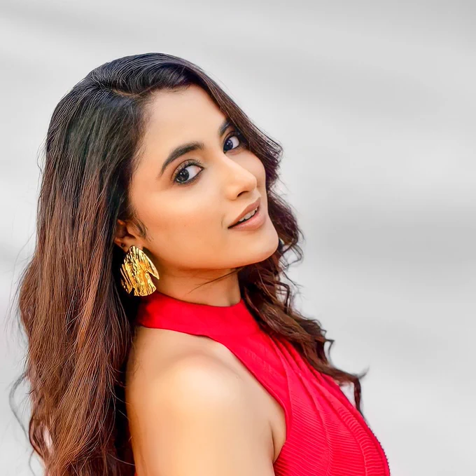 FOTJ3lEVsAAKo-w?format=webp&name=small