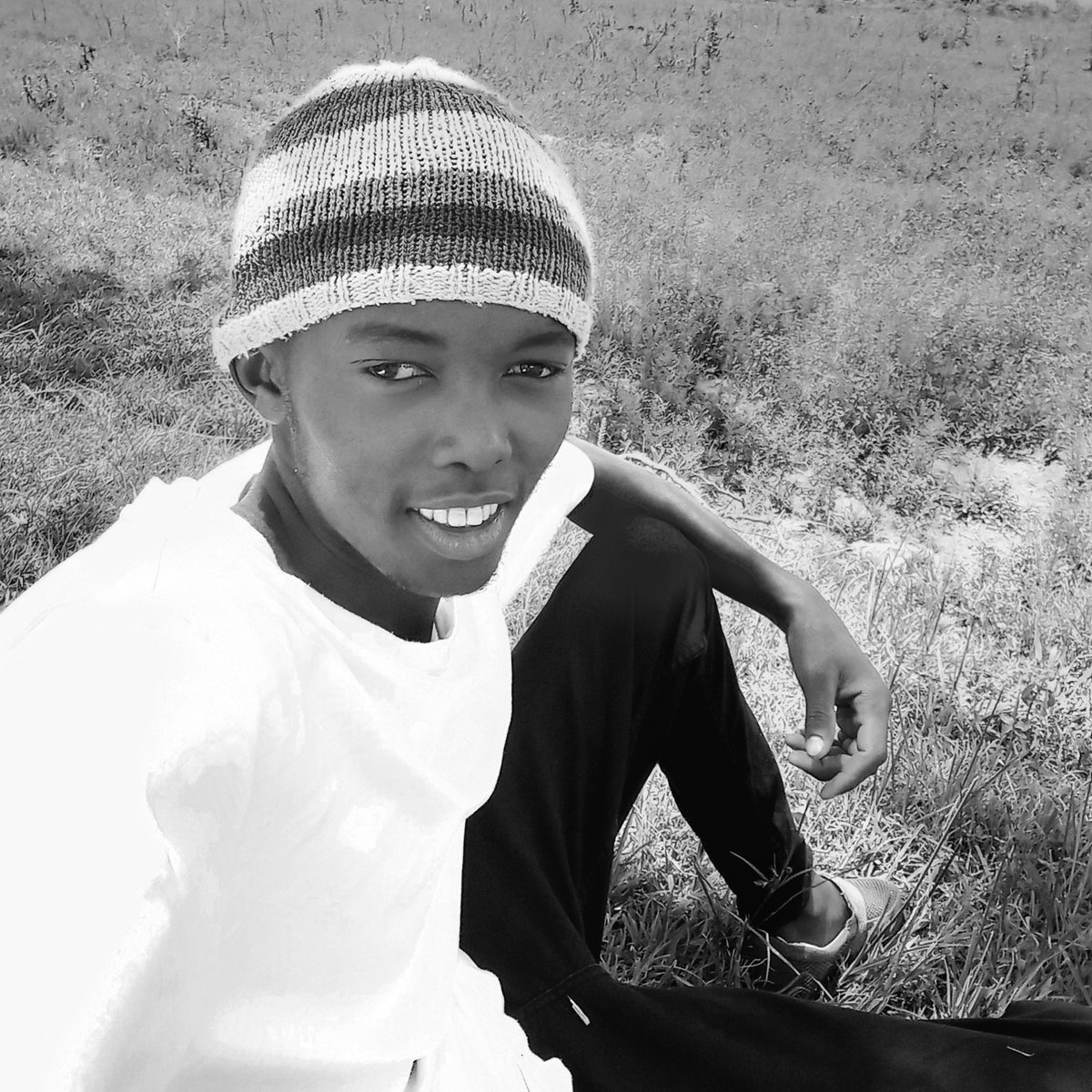 RobertRober15's tweet photo. #NewProfilePic https://t.co/OgKMBH6yMW