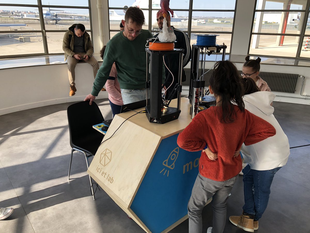 MuseeAirEspace's tweet photo. #MarsEnMars - Fabrique ton univers en compagnie des animateurs de l’association Ici et Lab. Place à votre imagination au salon Dollfus #SpaceGeek https://t.co/ayCkjZNazl