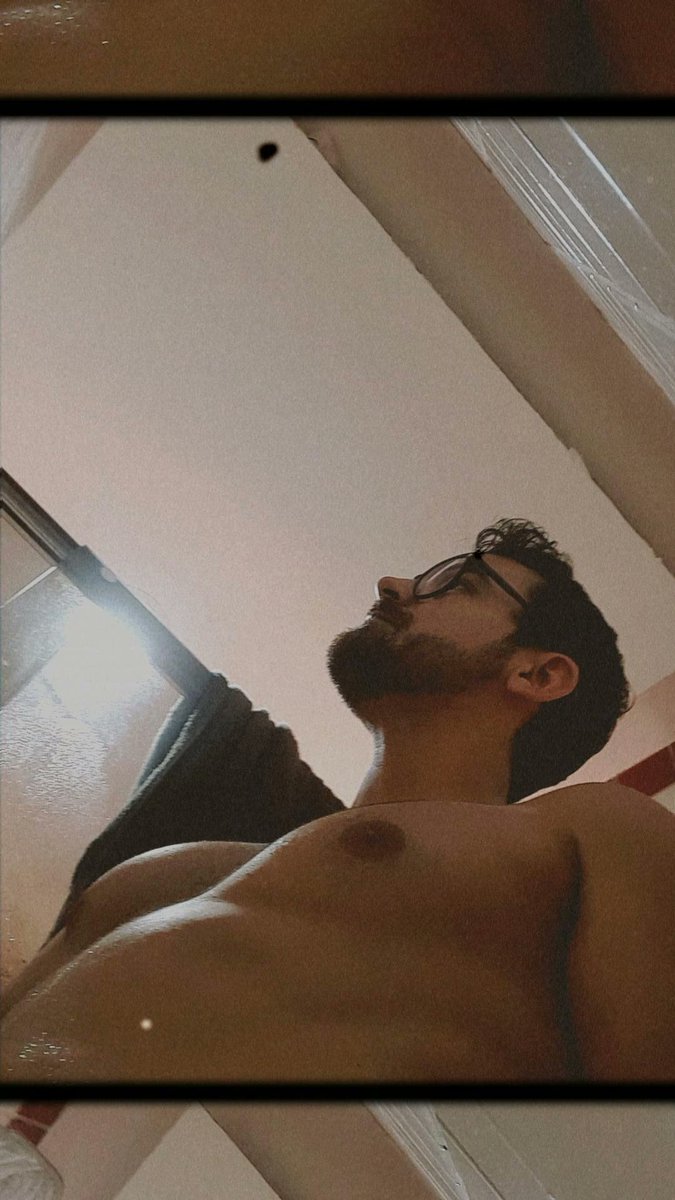 felipewilhelm's tweet photo. O biscoito é aqui?
#BBB222 #Envolver https://t.co/2CRh9EzWp2