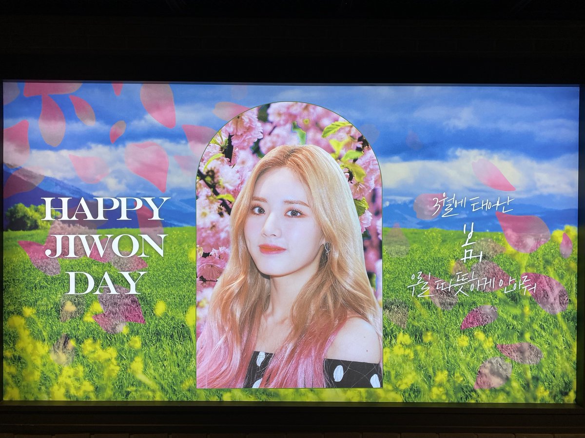 0soo_Im's tweet photo. 영화관두다녀왓어요~💙 https://t.co/7tge0CNjxp