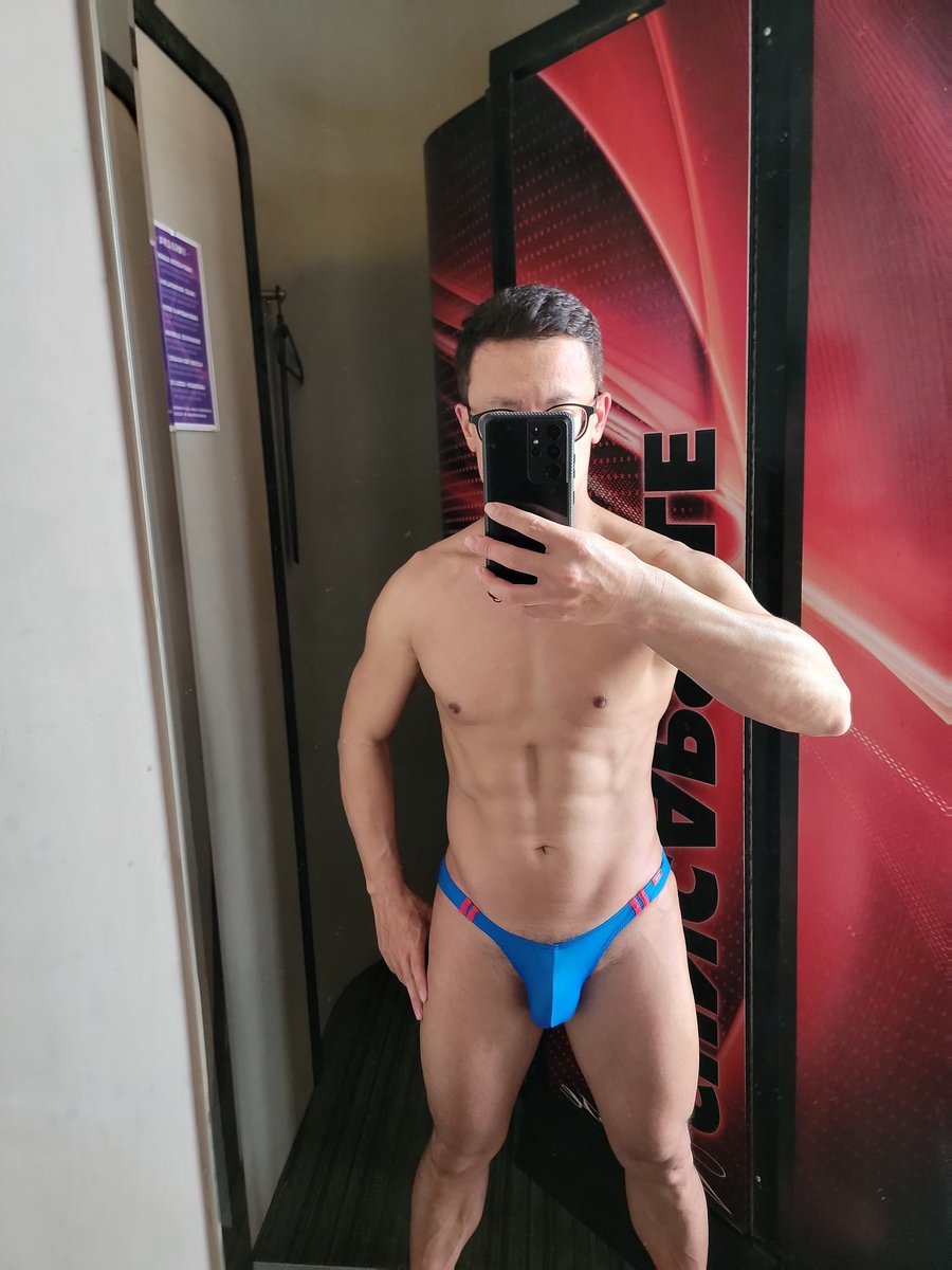 PzorshDZ98MH32O's tweet photo. 感覺內褲兩側拉高比較好看點 https://t.co/LsddvqShWi
