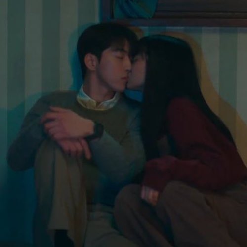 lapkcud's tweet photo. 아가리파fox                     행동파fox https://t.co/b4uivazhmN