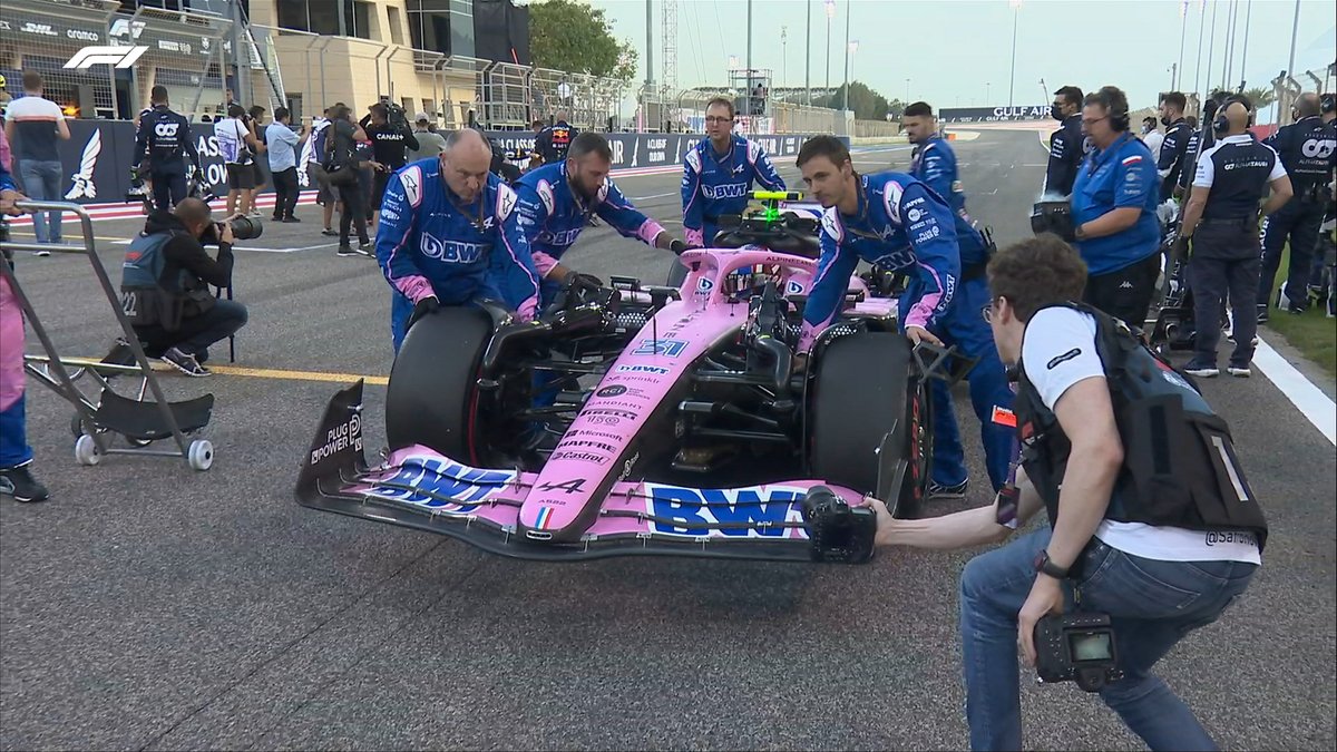 F1's tweet photo. Grid loading ⬛️⬛️⬛️⬛️⬜️

#BahrainGP #F1 https://t.co/eDU8DmpspJ