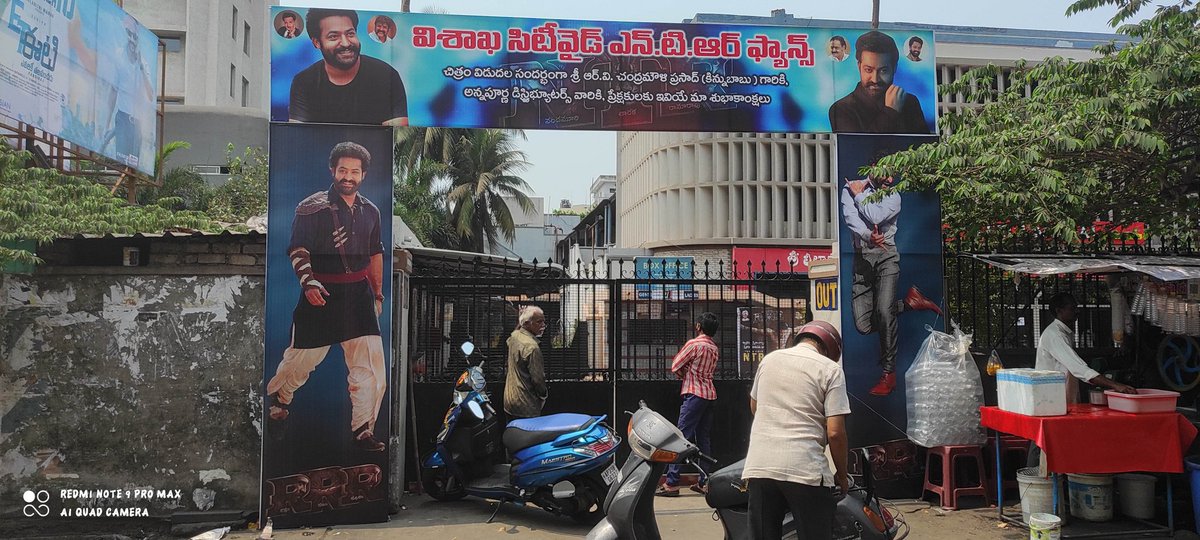 tarakteja9999's tweet photo. Never before  pre  release celebrations in vizag VISAKHA CITY WIDE NTR FANS waiting for biggest celebrations #RRRMovieOnMarch25th @tarak9999 @PrVpr @RRRMovie @NtrMurali9999 https://t.co/Vrbd1ZmhLj