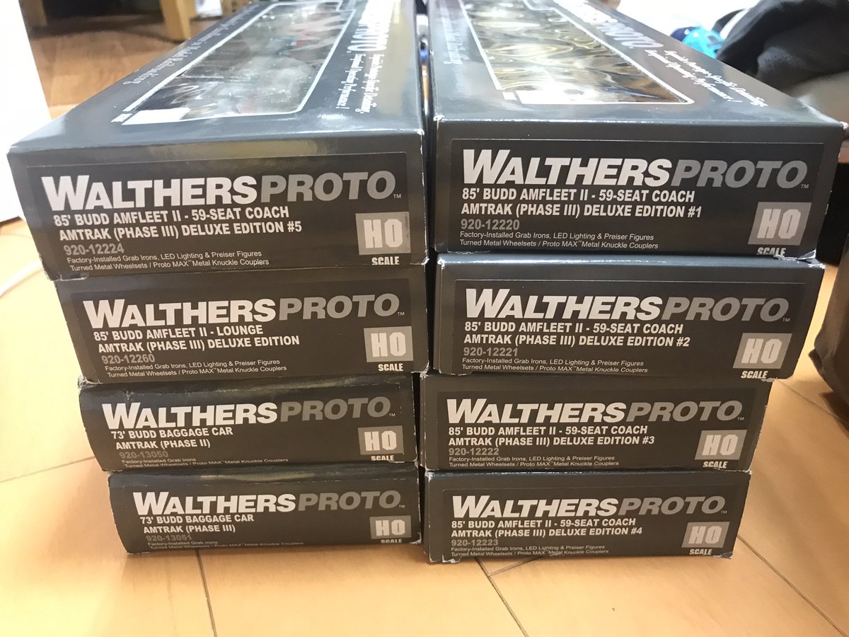 kana26812444's tweet photo. 本日の戦利品①
Walthers Amfleet ii deluxe edition
以前からE60の相方に探していたアムフリートの中でも最上級のProto仕様かつ室内灯、人形標準装備のデラックス仕様が安価に居たので購入。何処から見ても抜け目の無い仕上がりに大満足。 #Walthers #Amtrak #amfleet https://t.co/iZip6MnA5x