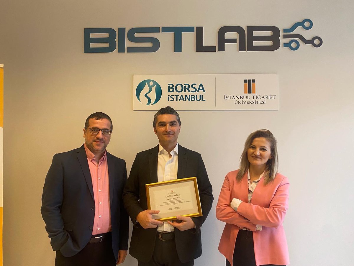 Uguras Kıymetli Madenler Genel Müdürü Alper Kalyoncu'nun katılımıyla birlikte "Altın Piyasaları" etkinliğimizi gerçekleştirdik. Destekleri, verdiği kariyer tavsiyeleri için Alper Bey'e ve katılım gösteren herkese teşekkür ederiz, bir sonraki etkinliğimizde görüşmek dileğiyle.