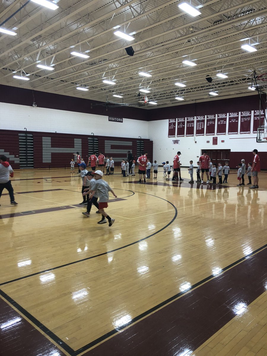 AvonworthBB's tweet photo. Avonworth Baseball Clinic is in full gear this morning with our HS coaches and players working with t-ball and instructional league players this morning! Next up minor league and little league!
#Lopesbaseball #Community
@AvonworthA @Avonworthschool https://t.co/AFAbZpj4bQ