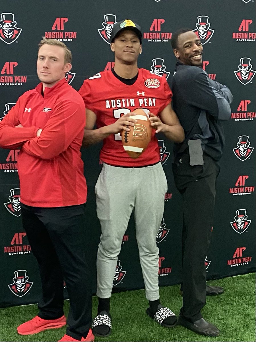 AC_21__'s tweet photo. Time was well spent and appreciated @austinpeay @Da_DREAM47 @APSUCoachSW https://t.co/EslSpIGs9q