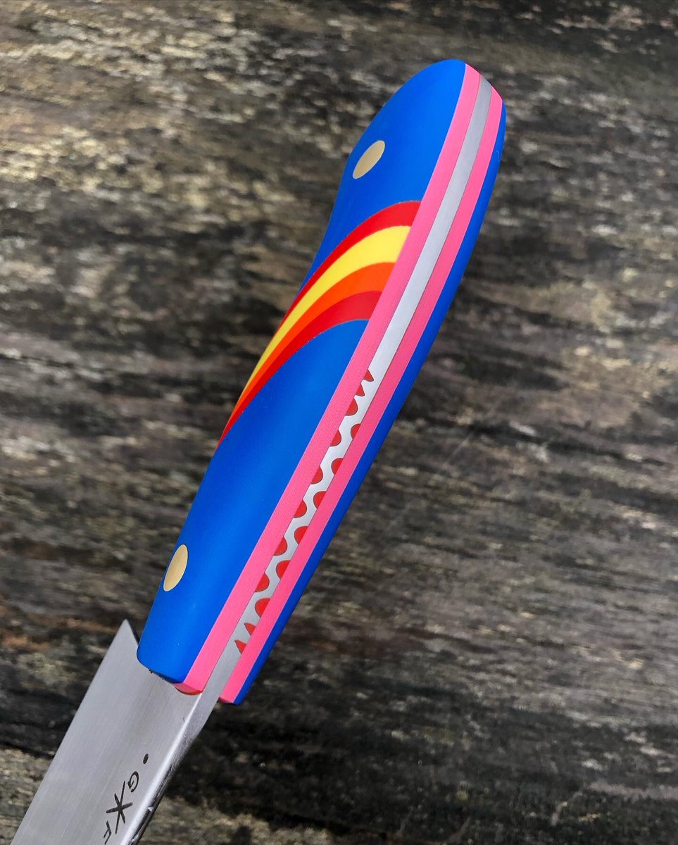 I never get sick of this colorway from <a href="/federknives/">federknives</a> (on Instagram) “Bubblegum Lift Ticket”
