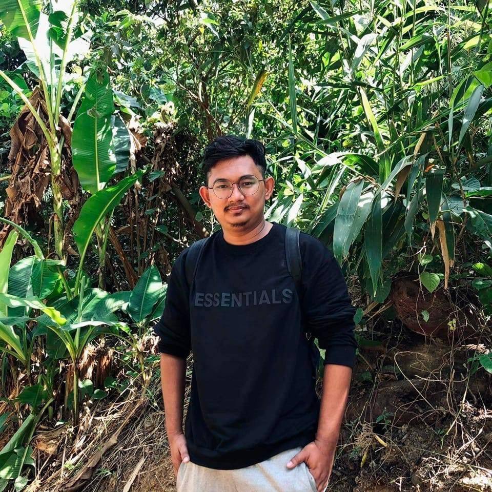 2021Revtweets's tweet photo. A young protester, KyawZinHtet,20, was shot dead by the MOC-19 in eastern Ye Tsp on Mar 18 afternoon, as per his companions who fled the junta army attacks.
#2022Mar20Coup 
#US_SanctionMOGE 
#WhatsHappeningInMyanmar https://t.co/KtiSMAuSp7