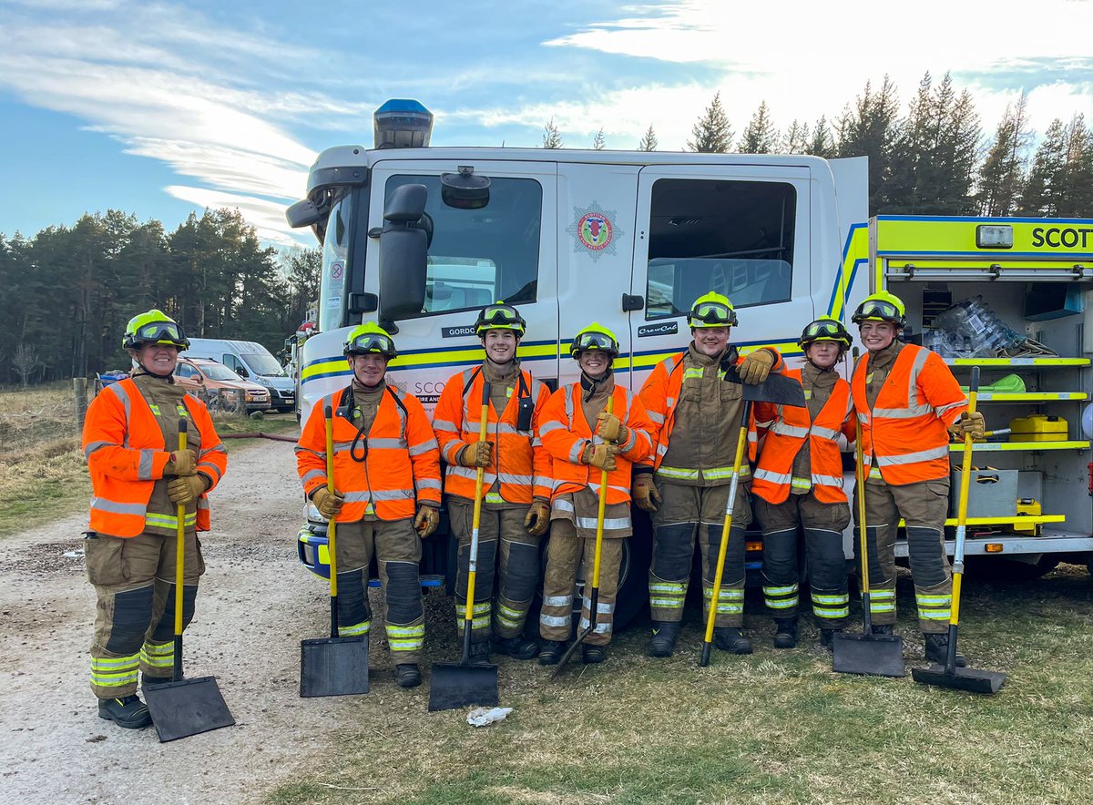 toshie48's tweet image. I was proud of these guys yesterday. Played their part at a multi agency exercise. And then supported front line colleagues at a large grass fire. All the crews in attendance said how well they did and how professional they were. @andybuchan_ @willie4268 @fire_scot @gordonstoun