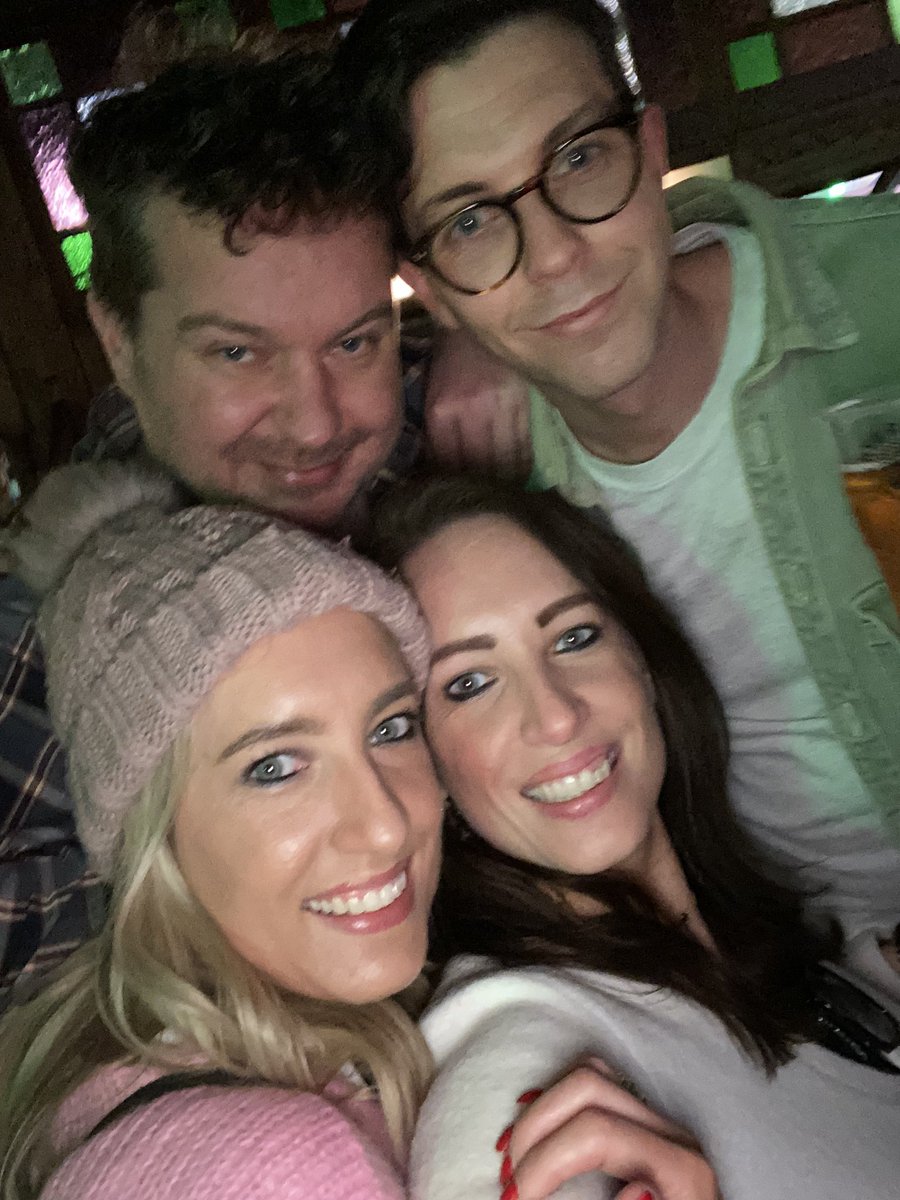 rachy2017's tweet photo. @heyadaithi @nanasthoughts 
Great meeting you guys lnite 🍀☘️☘️ https://t.co/NKHee8bu13