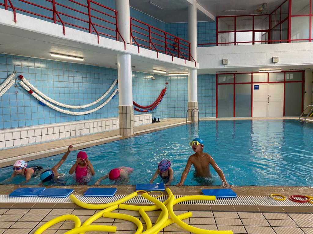 Mercedvitoria's tweet photo. El viernes, el alumnado de 3°A de EP terminó el cursillo de natación.
¡Ya son expertos!

Ostiralean, LH 3. mailako ikasleek igeriketa ikastaroa amaitu zuten.
Adituak zarete!
#mercedariasgasteiz
#caminandocontigosumamosmerced
https://t.co/cyJIQTXMPY https://t.co/bcy6SO5yuM
