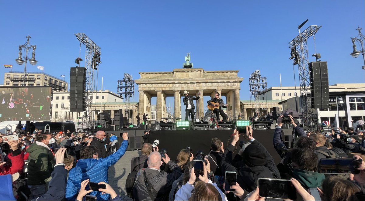 #stopthewar #SoundOfPeace 
 #nurliebe #musikfürdenfrieden #berlin