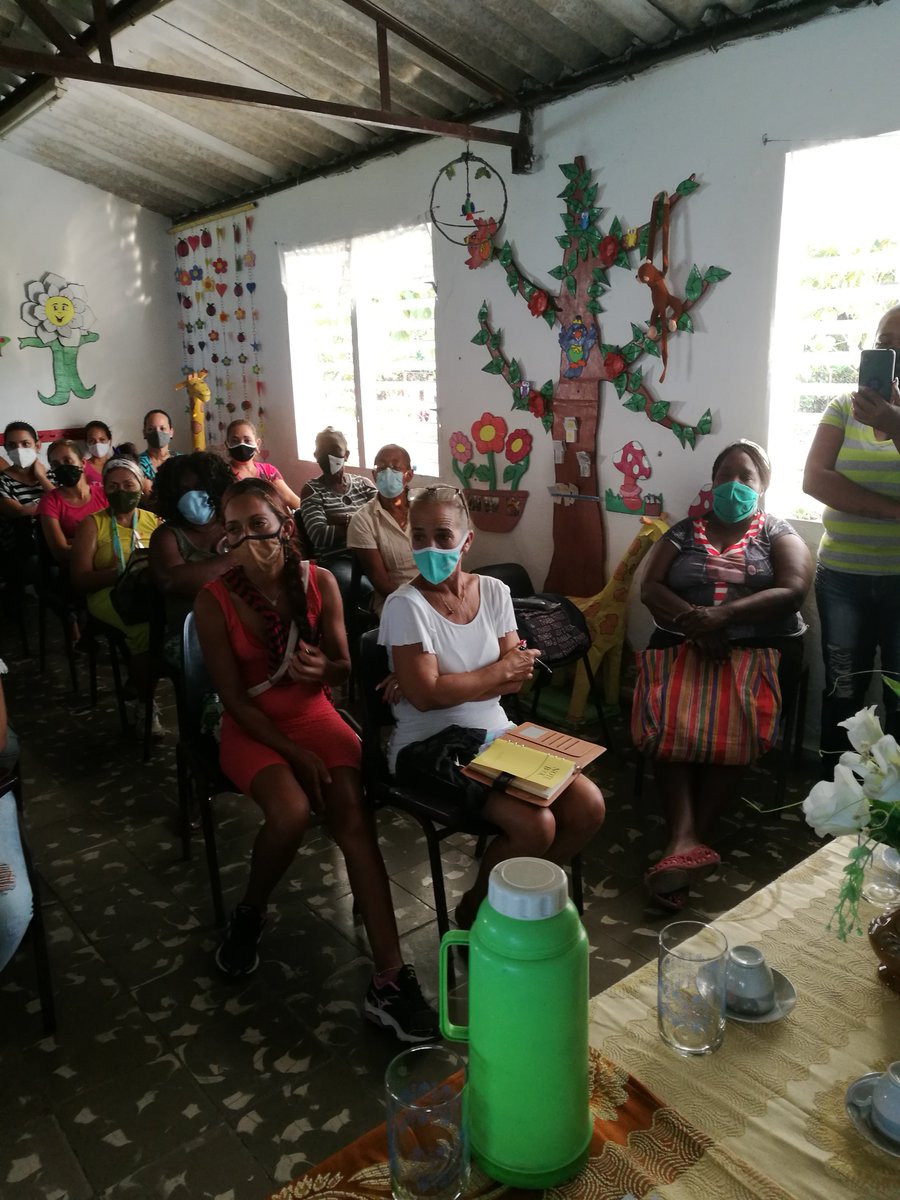 elsa_ena's tweet photo. Los directivos del Mined hemos participado en más de 150 asambleas de trabajadores, en las instituciones educacionales, para el análisis y aprobación del presupuesto. #CubaEduca #CubaVive @PresidenciaCuba @MeisiBWeiss @MEP_CUBA https://t.co/tqROzwPPZF