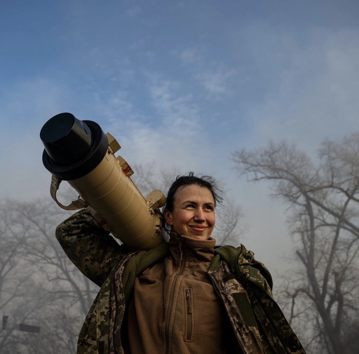 margothaddad's tweet photo. #FOCALE 🇺🇦 Cette photo est INCROYABLE. Prise par @lynseyaddario pour le @nytimes - lci le lieutenant Tetiana Chornovol, commandant ukrainien d'une unité de missiles antichars guidés, à Brovary, en Ukraine. #Ukraine #UkraineRussiaWar https://t.co/Po3JglYrHK