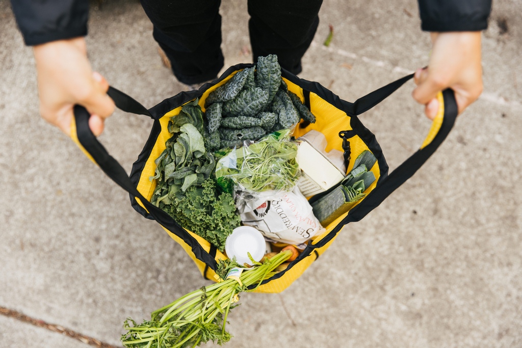 tombihn's tweet photo. Sundays are for trips to the farmer's market. Bonus points if you carry your own reusable Shop Bag.

https://t.co/qS2tkm5nlC

#tombihn #shopbag #madeinamerica https://t.co/h1XQP4N9Gi