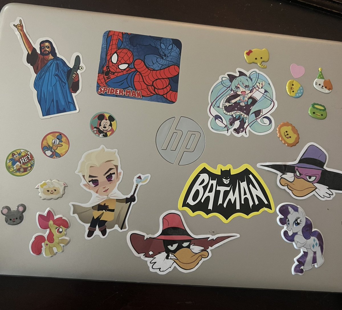 darkwignduck's tweet photo. Laptop stickers pretty much sums up the type of person I am https://t.co/KRhUM1nbxs