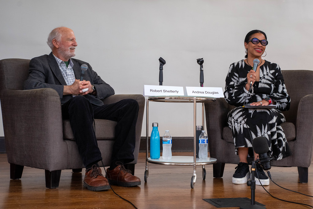 VAHumanities's tweet photo. We've had such a fantastic week for our first hybrid @VABookFest. And it's not over! Check the schedule for more events happening today: https://t.co/ps9wIiEnpz More photos from Pat Jarrett & @phedlund here: https://t.co/yCn8s7QH5u #VABook22 #VaBook #VABook2022 https://t.co/MyqEIud0M3