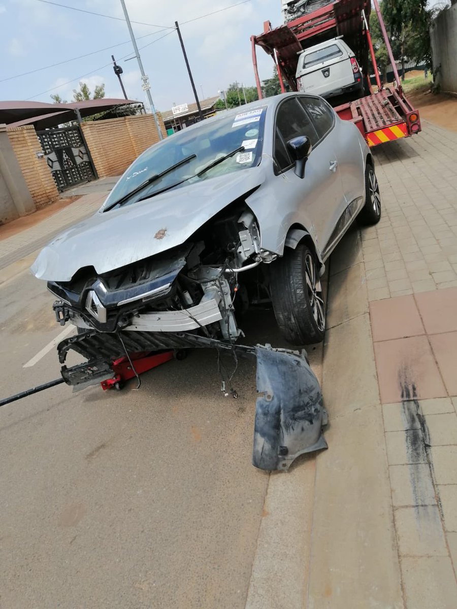SparesRenault's tweet photo. 🚗🚗🚗2015 Renault Clio stripping for spares🚗🚗🚗

 -We are based in Soweto klipspruit and we courier countywide 🚚

-Call or WhatsApp 065 163 7723 / 083 347 5915 for more information 
#Renault 
#Clio4
#stippingforspares https://t.co/qutImFmpVq