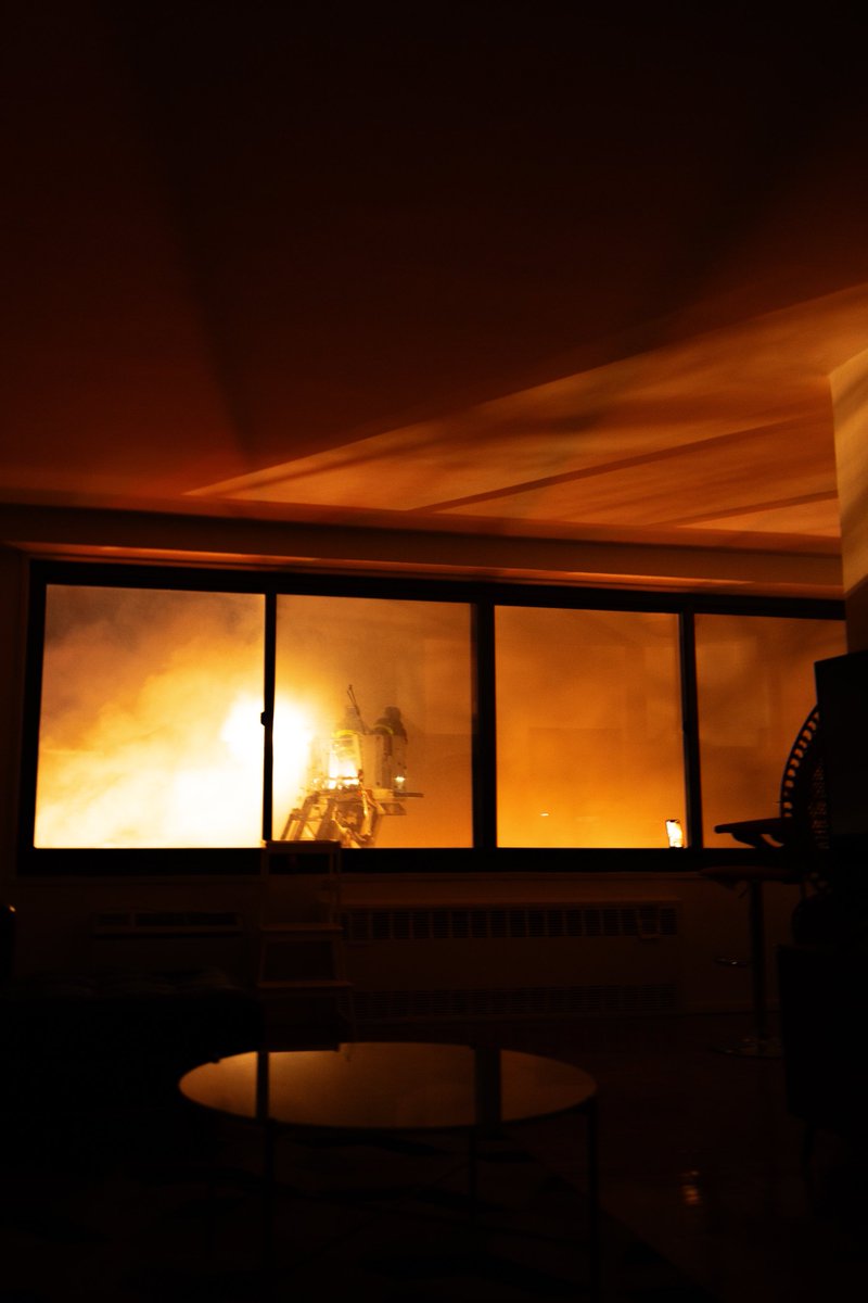 thisismarkc's tweet photo. this happened literally right out my window last night. #shotbymarkc https://t.co/4IyajrHtzg