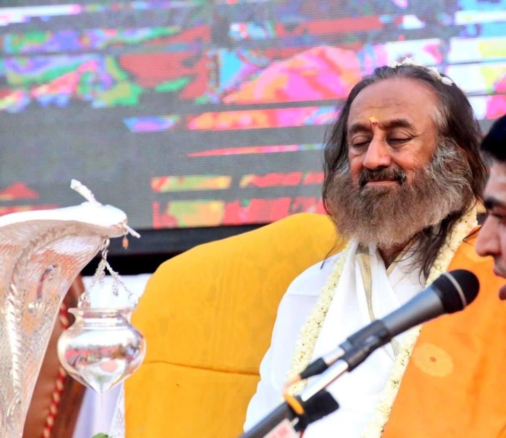 aravindsounder's tweet photo. Gurudev @SriSri in Shimoga. Getting back to where it all began. #40YearsofAOL #InternationalDayOfHappiness https://t.co/Ly2z8PmsnR