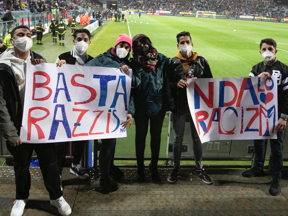 CagliariCalcio's tweet photo. Oggi e sempre, #KeepRacismOut. https://t.co/3PqBpfnKjk