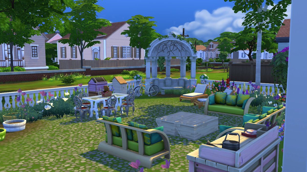 simsilight's tweet photo. New build today, been a while, but let's get back to it #sims #sims4 #simsbuild @TheSims https://t.co/NUxwQTL87o