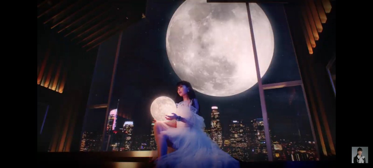 - Hoje 20/03 (21/03 no Japão) é uma data muito especial e marcante para a Yurina e os Rinadan's! Hoje começa um novo ciclo na vida da nossa Yurina e na nossa vida também Rinadan's, finalmente nossa menina fez seu tão sonhado debut! 
(+)