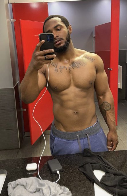 Hood morning everyone  follow back https://t.co/lHq1u3AIR3