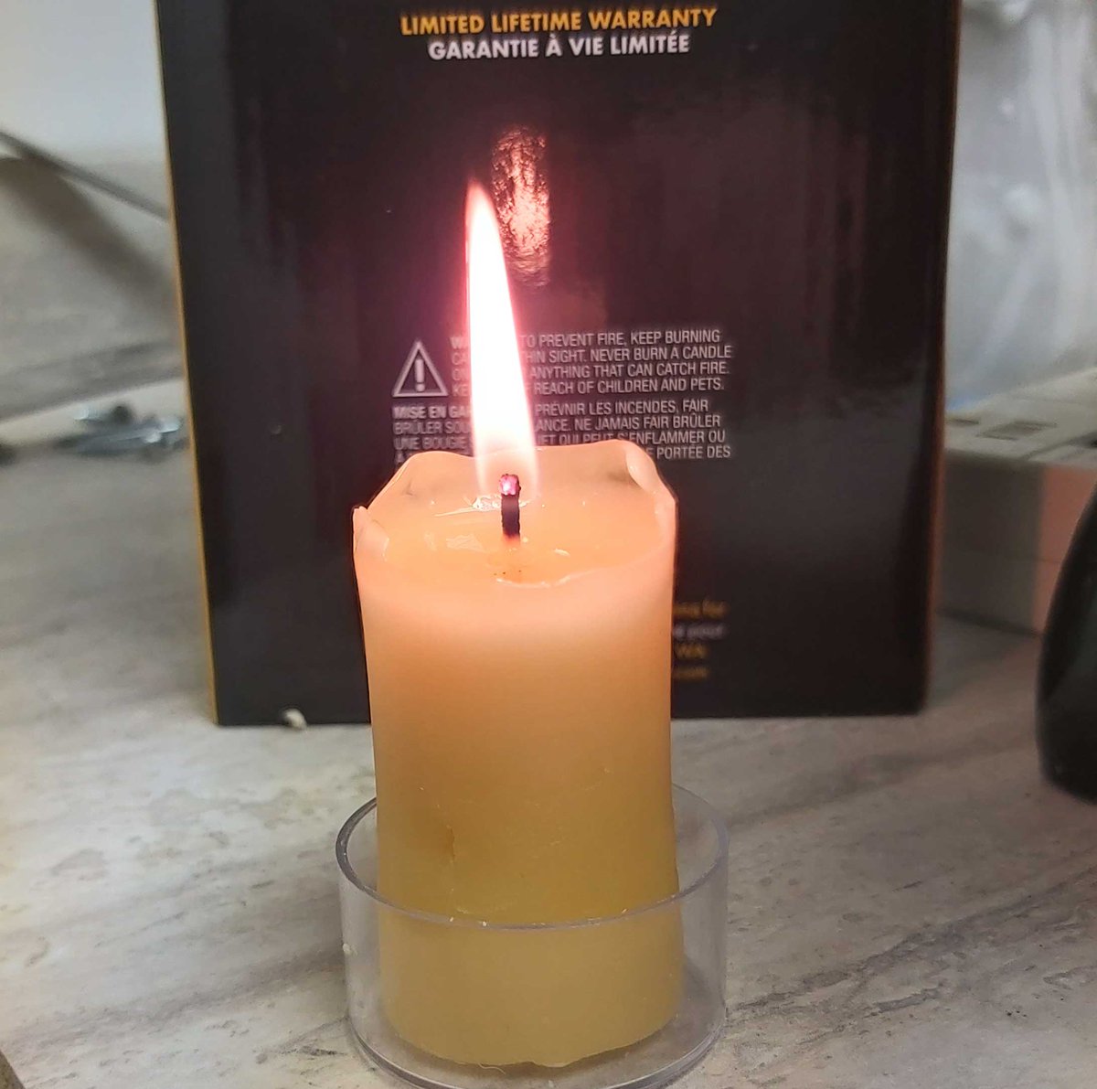 Our UCO replacement candles can be used on any heat resistant surface and can last up to 15hrs! This is a test burn of a UCO replacement candle sitting in a clear tealight cup.
#canadacandle