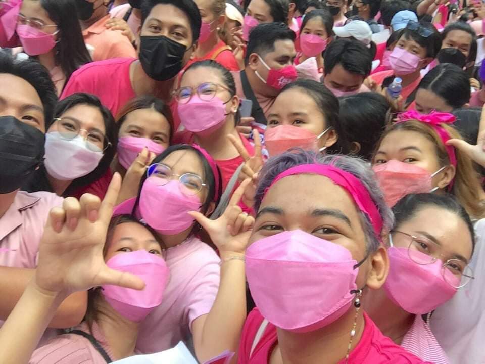 VanceClub's tweet photo. VANCE CLUB FOR LENI 💓

#PasigLaban 
#PasigIsPink 
#KakamPinks
#KulayRosasAngBukas https://t.co/R1LvinP0W7