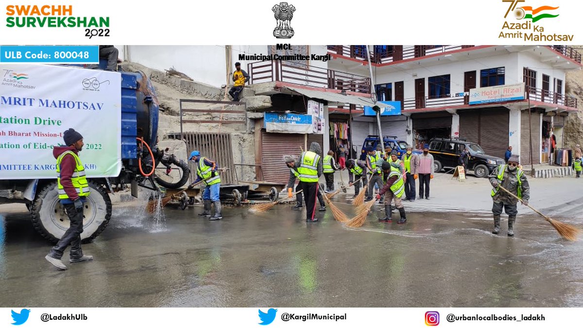 LadakhUlb's tweet photo. In winter we plot &amp; plan, in spring we come into action. While embracing summer, ULB Ladakh, headed by Director ULB, organised washing up of the market in both Leh &amp; Kargil.
#SwachhSurvekshan2022 #CleanLadakh 
@SwachhBharatGov @SwachSurvekshan @sahuajeet @MCL_leh @KargilMunicipal https://t.co/5IcXRwAebh