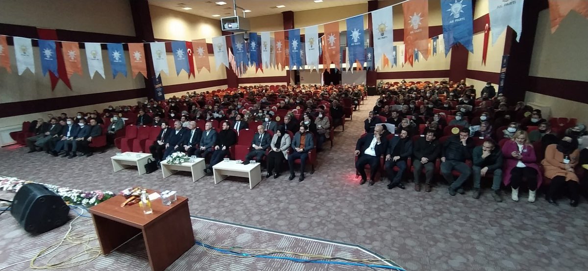 abidincaglayan_'s tweet photo. Unutma!
Bu Hikayenin Kahramanı SENSİN!

AK Parti Genel Merkez AR-GE ve Eğitim Başkanlığımız tarafından düzenlenen Teşkilat Akademisi Mahalle Eğitim programında konuk ettiğimiz birbirinden değerli misafirlerimiz;
👇 
++
@Akparti @AkpartiArge @Mdogan_35 https://t.co/p254PXe0ma