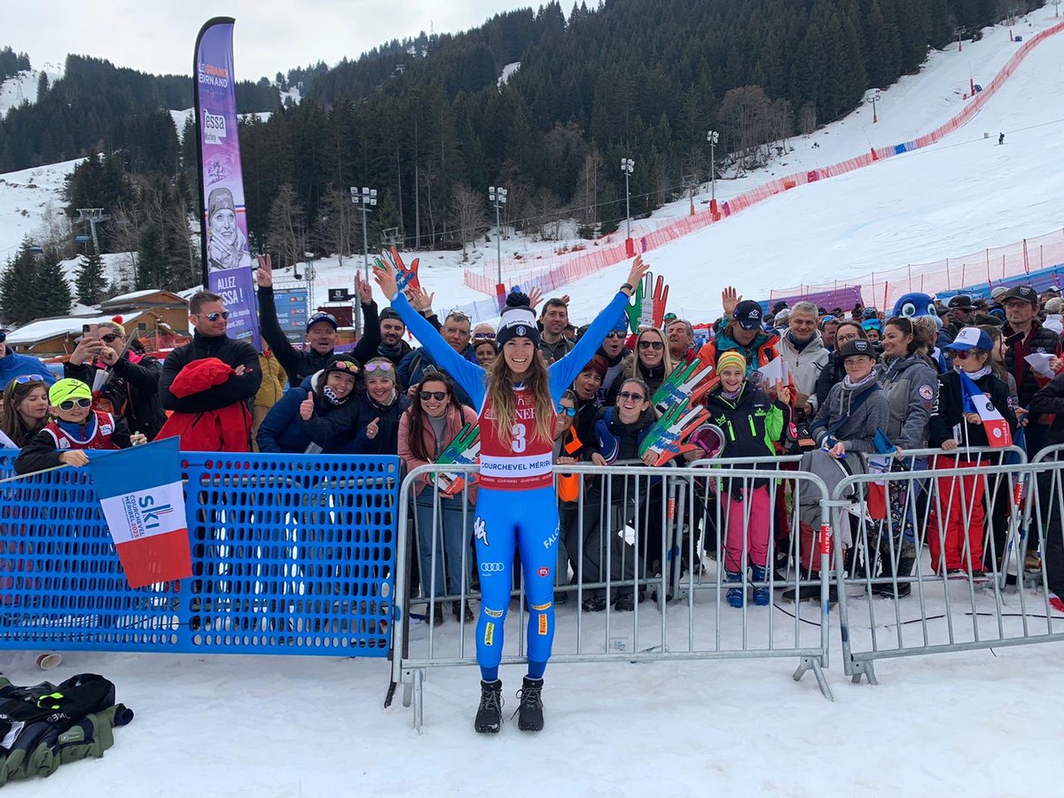 FCMartaBassino's tweet photo. NOI, #DIFFERENTI 🖋🎿
Il primo abbraccio con Marta dopo troppo tempo (anche l’ultimo dell’anno, sperando che il prossimo non abbia più le transenne di mezzo) è per noi l’occasione di affidarvi la ns. riflessione di fine annata: https://t.co/rNTaWcuvso
#fanbassino #fisalpine https://t.co/B5wHF30esr