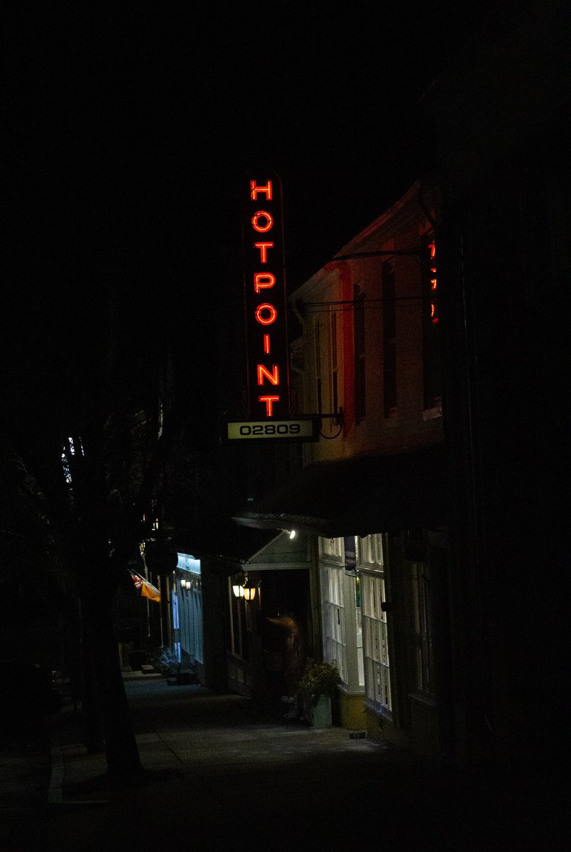 EliValentine4's tweet photo. I miss neon signs https://t.co/N38yW8ZJVU